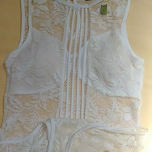 Wrapsody stretch lace bodysuit cream color